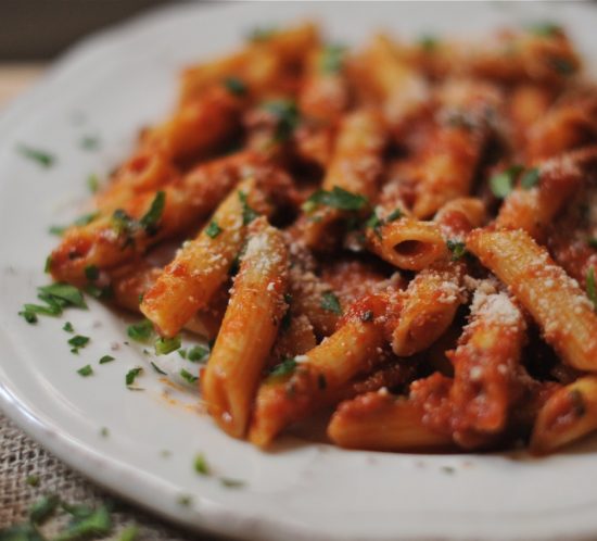 penne-bolognese-1-550x498